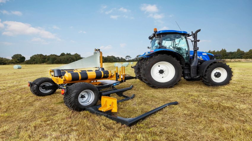 Los tractores tambien tiene vidrio laminado en las cabinas.1920