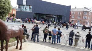mas-de-un-centenar-de-ejemplares-en-la-feria-equina-de-a-fonsagrada-1920