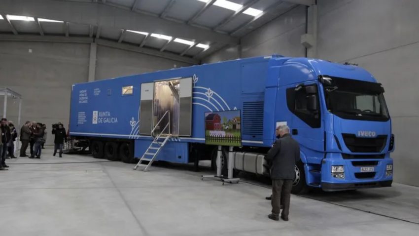 como-funciona-el-matadero-movil-de-galicia-1920