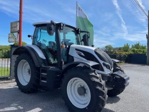 VALTRA N135